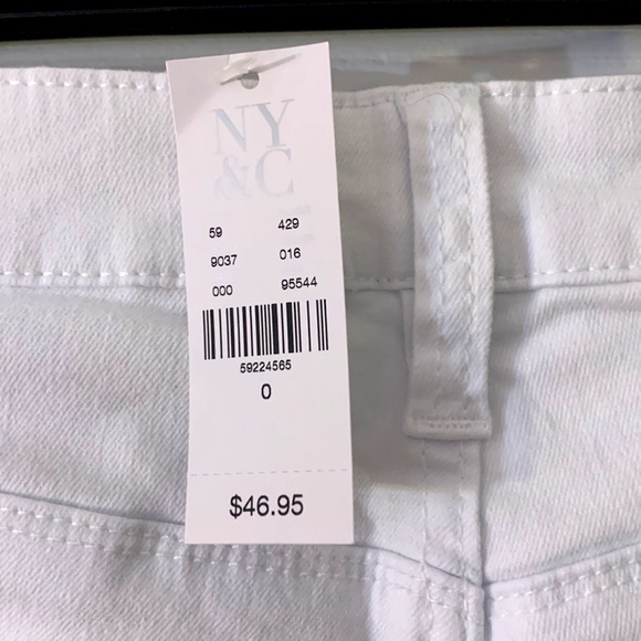 White 5inch seam shorts, ny&co, size 0 - Picture 5 of 5